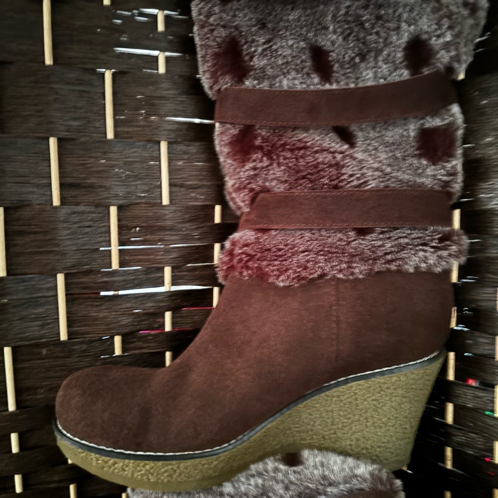 Fur boots